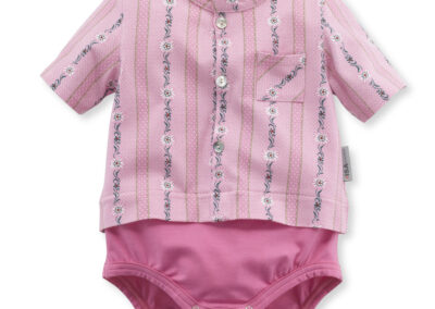 Babybody kurzarm im Edelweissmuster in der Farbe Pink. Dieser und weitere Babybodys finden Sie im Fachgeschäft Musik und Mode Bürki im Zürcher Oberland.